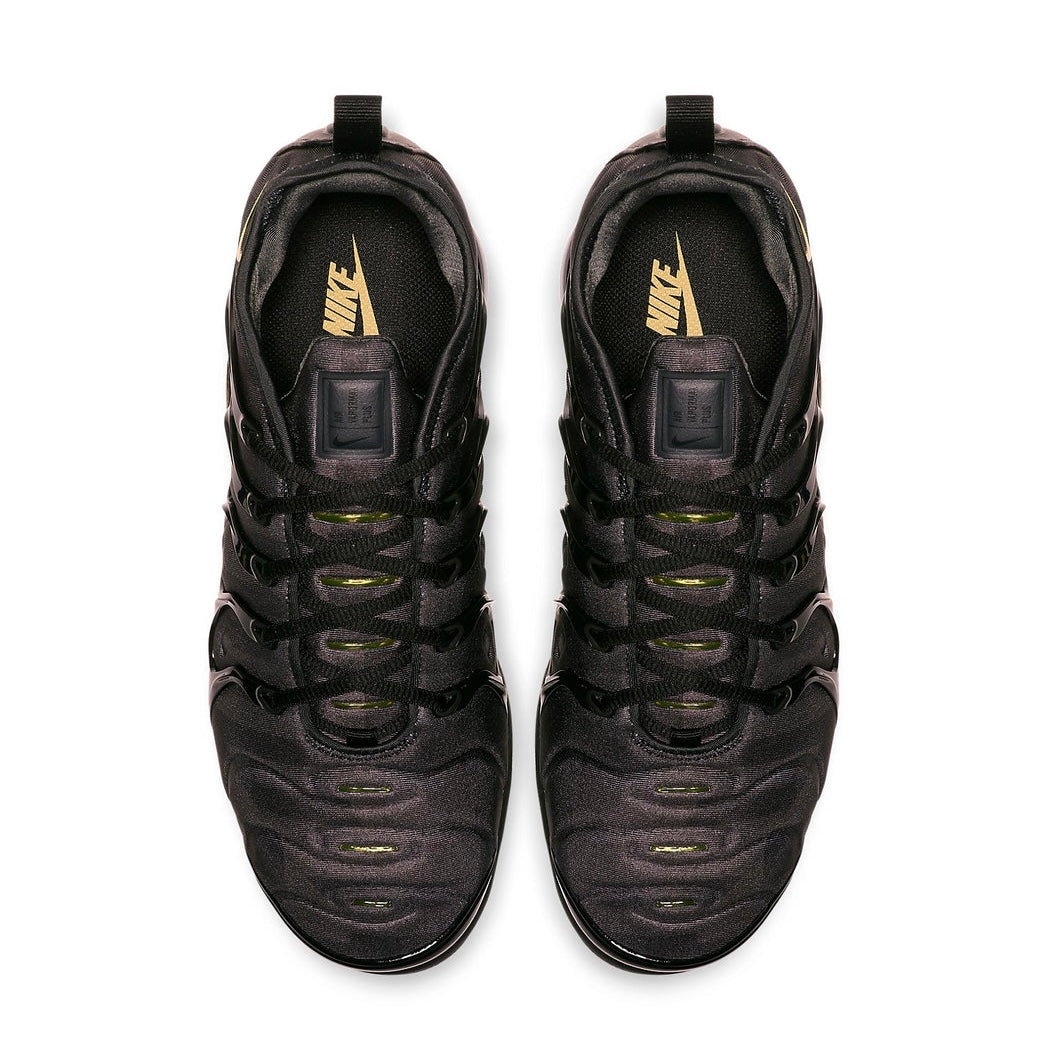 Nike Air Vapormax Plus "Black Metalic Gold"