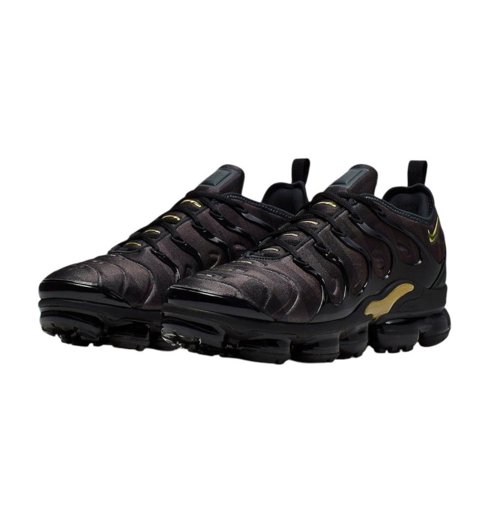 Nike Air Vapormax Plus "Black Metalic Gold"